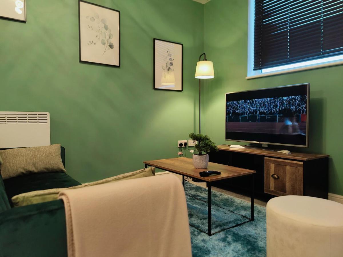 City Centered 2 Bed Serviced Apartment- Sherpa Homes Суиндон Экстерьер фото